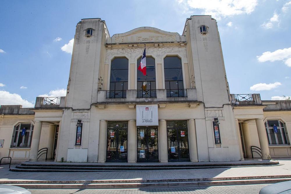 theatre la pergola cauderan, agence immobiliere cauderan, vivre cauderan, activité culturelle cauderan, theatre bordeaux, cours de theatre bordeaux, bordeaux theatre, la pergola cauderan, quartier cauderan, vivre a cauderan, bordeaux, nestenn cauderan, barnes cauderan, agence immobiliere cauderan, la foret cauderan